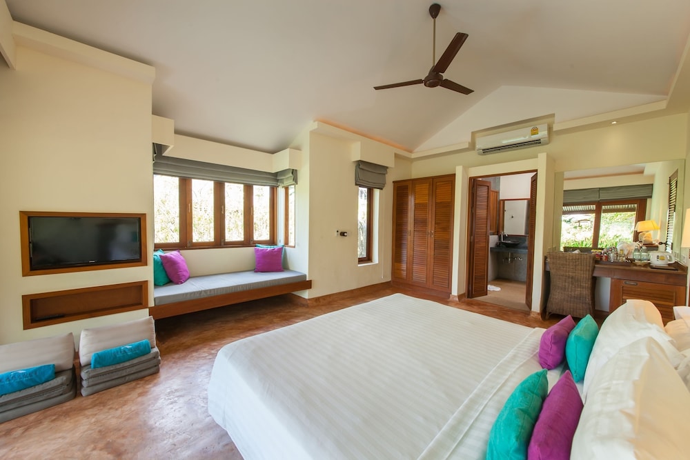 SEA DANCE RESORT 20/77