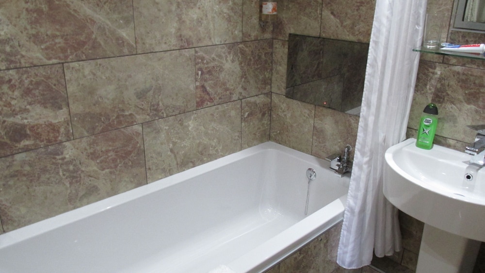 Harboro Hotel 27/33