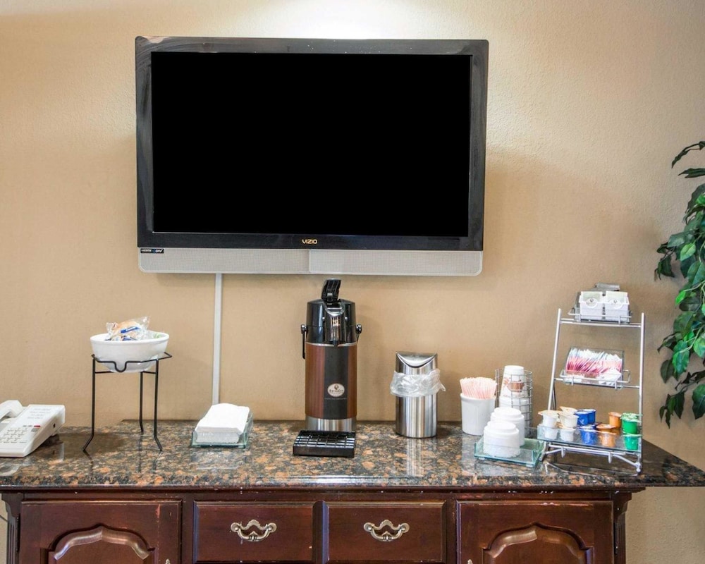Quality Inn Tulsa-Downtown West 22/27