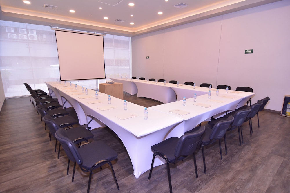 City Express Plus by Marriott Medellin Colombia 35/42