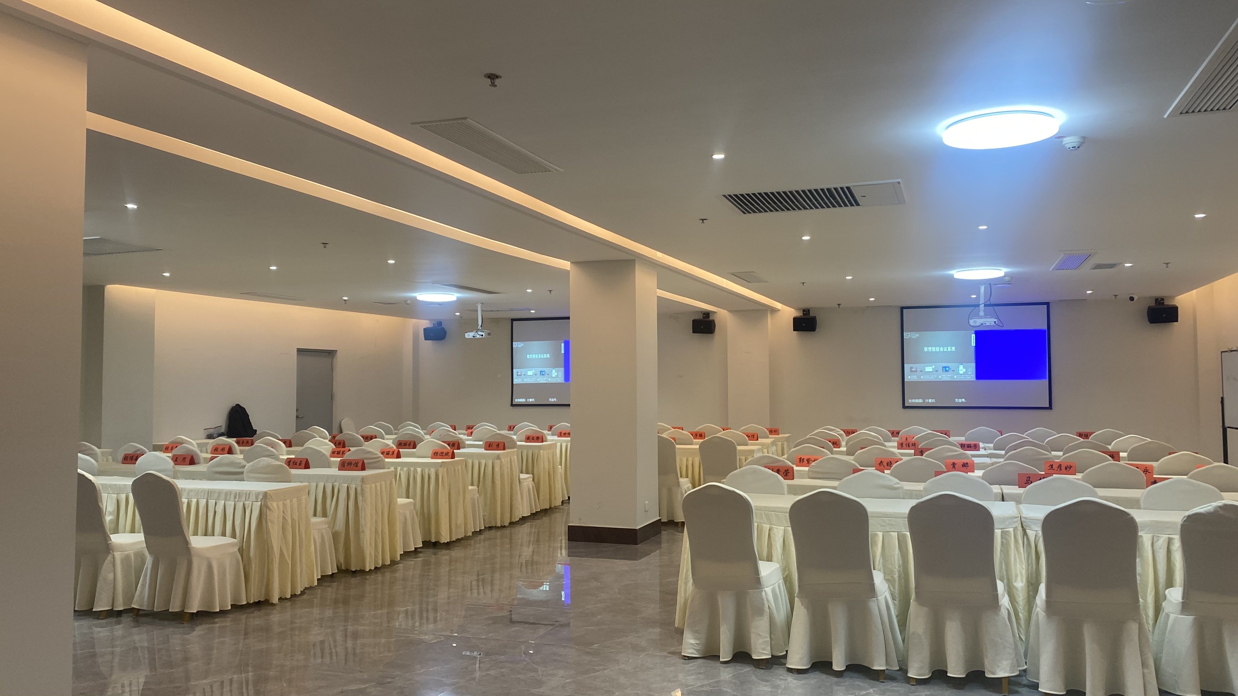 Holiday Inn Express Hengshui Railway Station an IHG Hotel 24/27