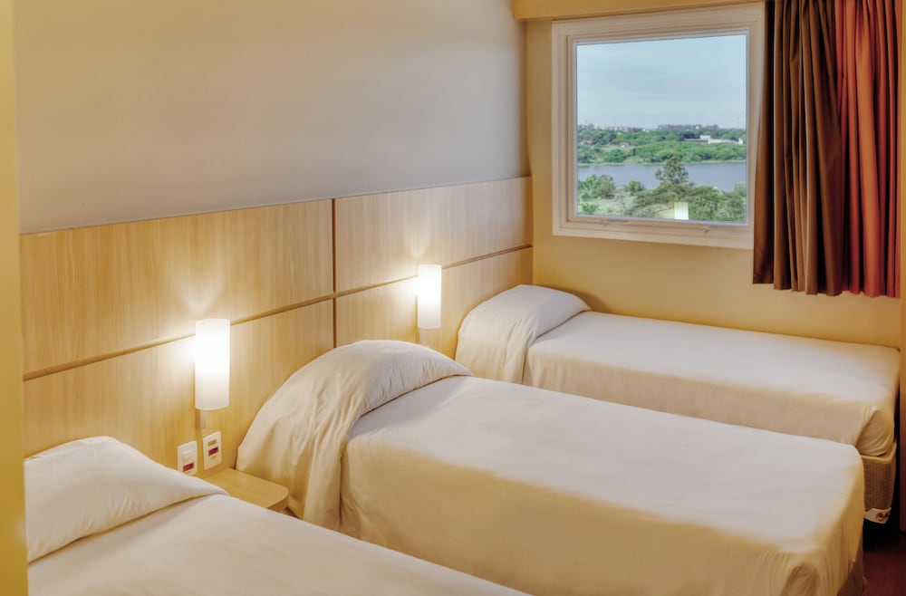 Hus Hotel Dourados 17/50
