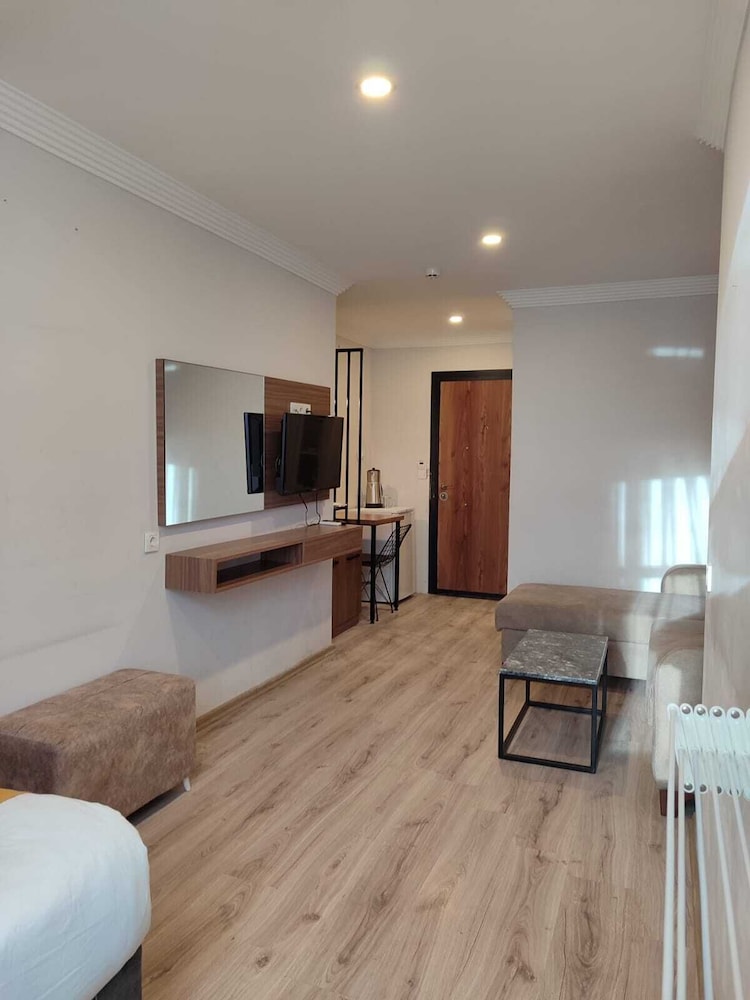 Terra Rossa Suites 25/44