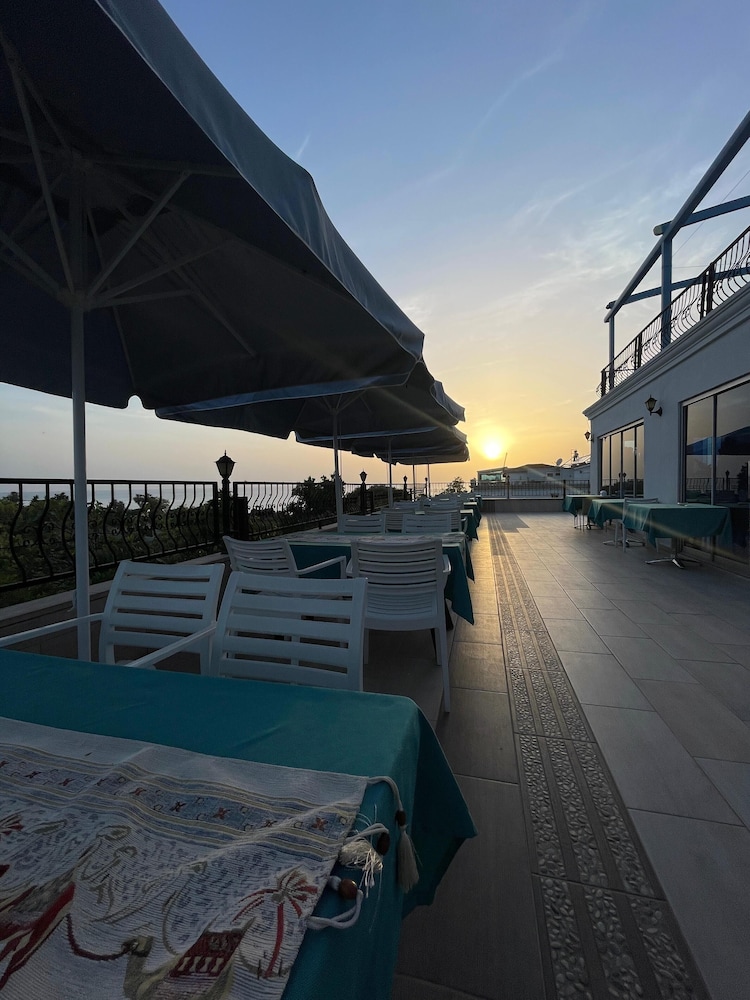 Beachway Hotel 22/27