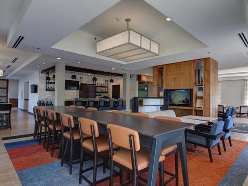 HYATT house Chicago/Naperville/Warrenville 55/69