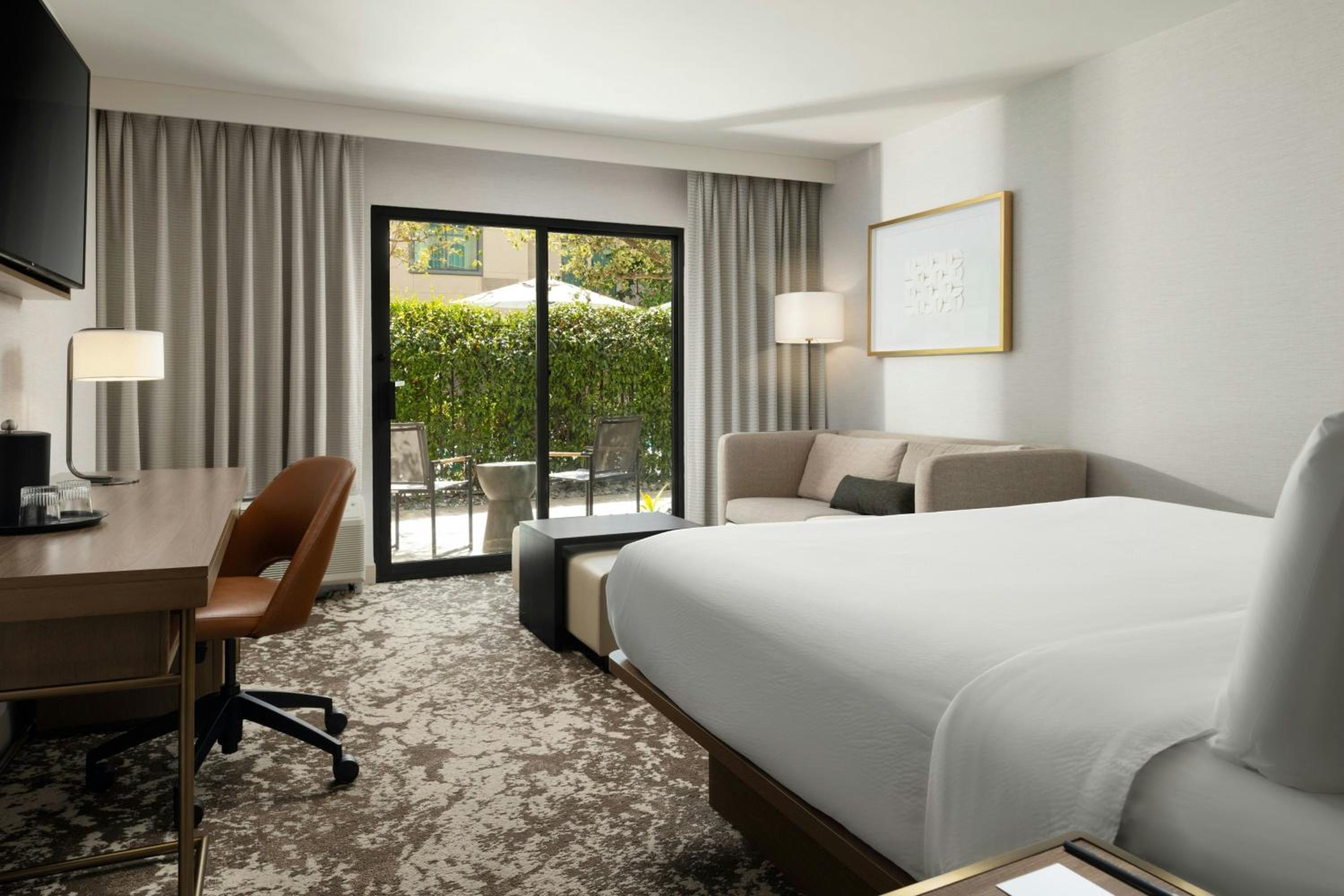 Room, King Bed, Shared Patio, Accessible