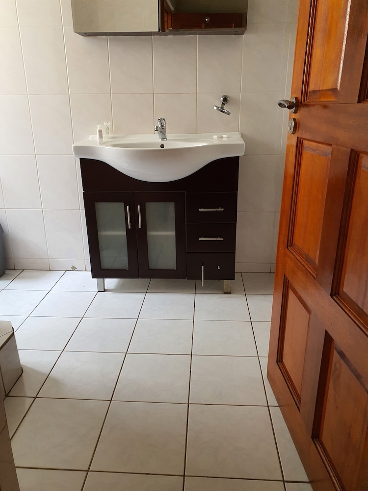 Houghton Guest House 15/16