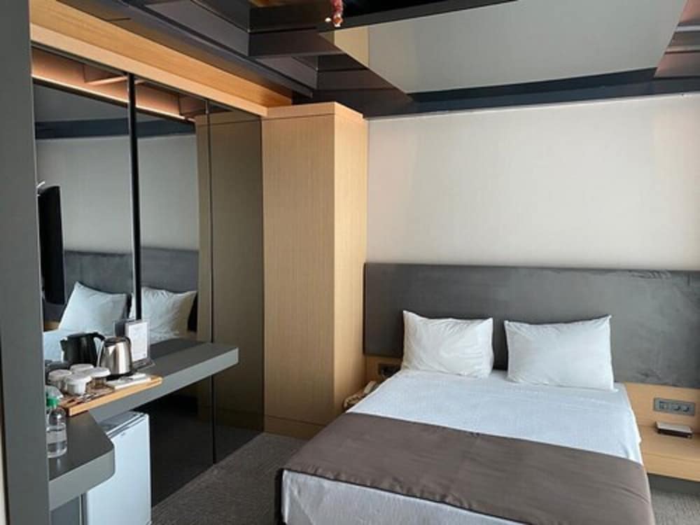 Triada Hotel Karakoy 15/65