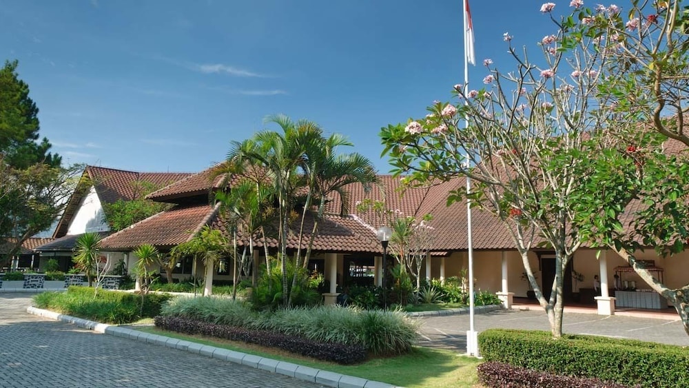 Grand Whiz Hotel Trawas Mojokerto 43/50
