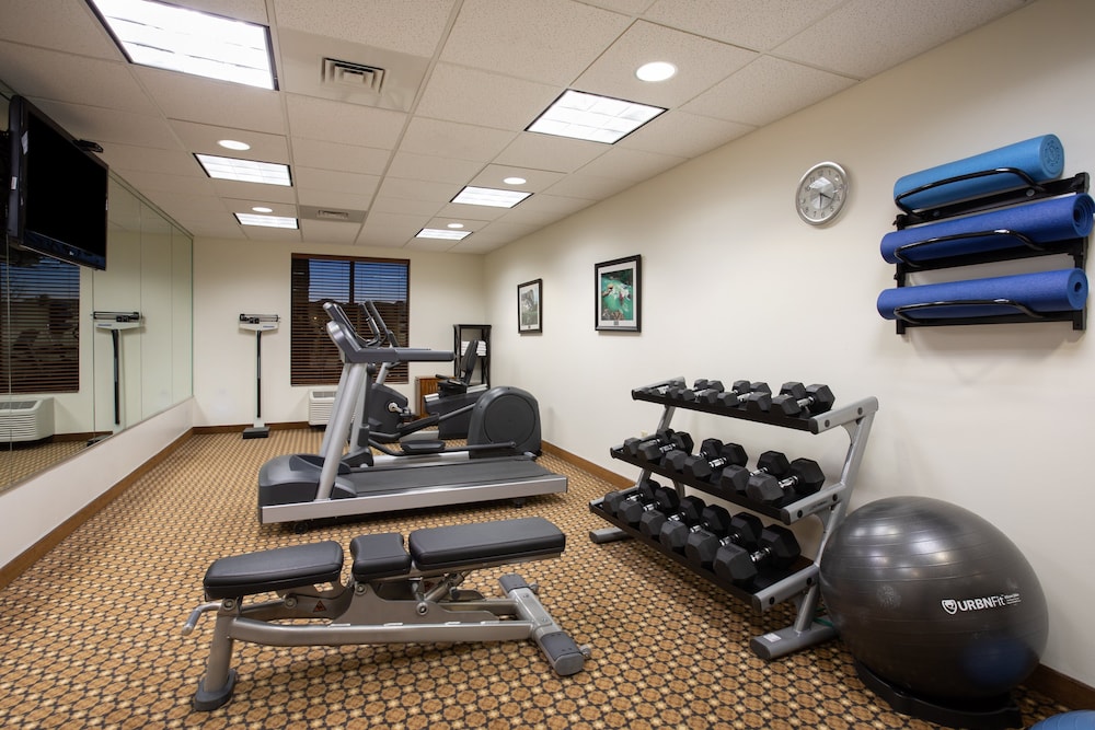 Holiday Inn Express Hotel And Suites Lander 30/50