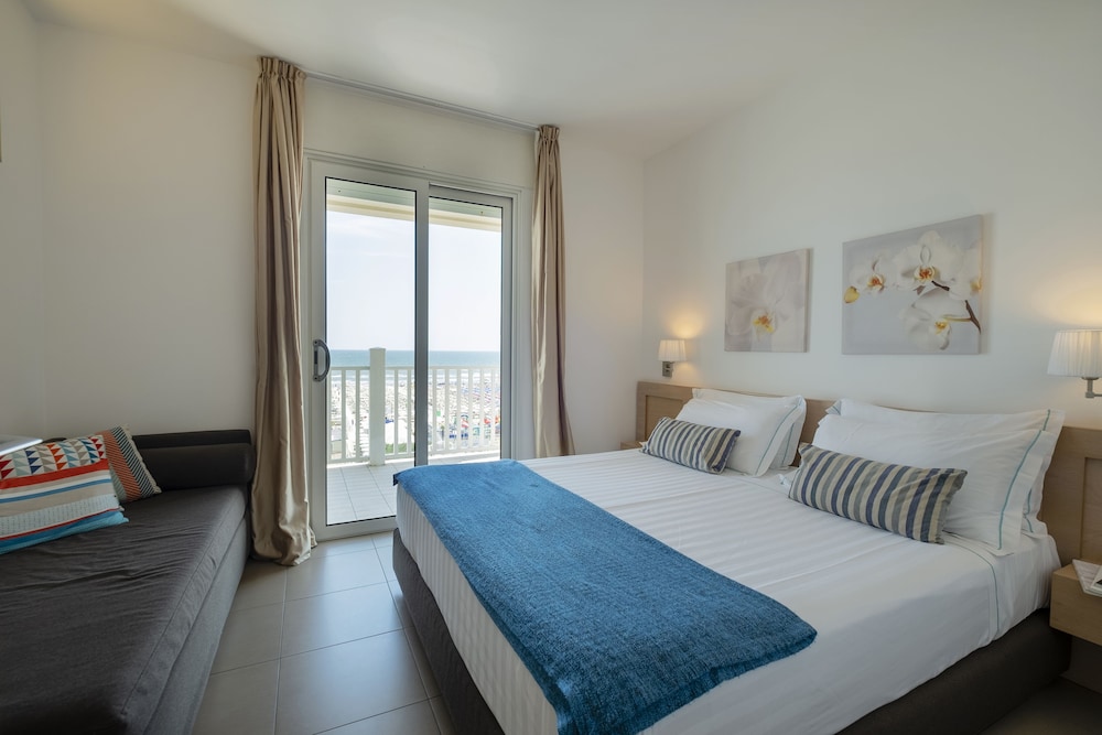 Le Rose Suite Hotel 8/43