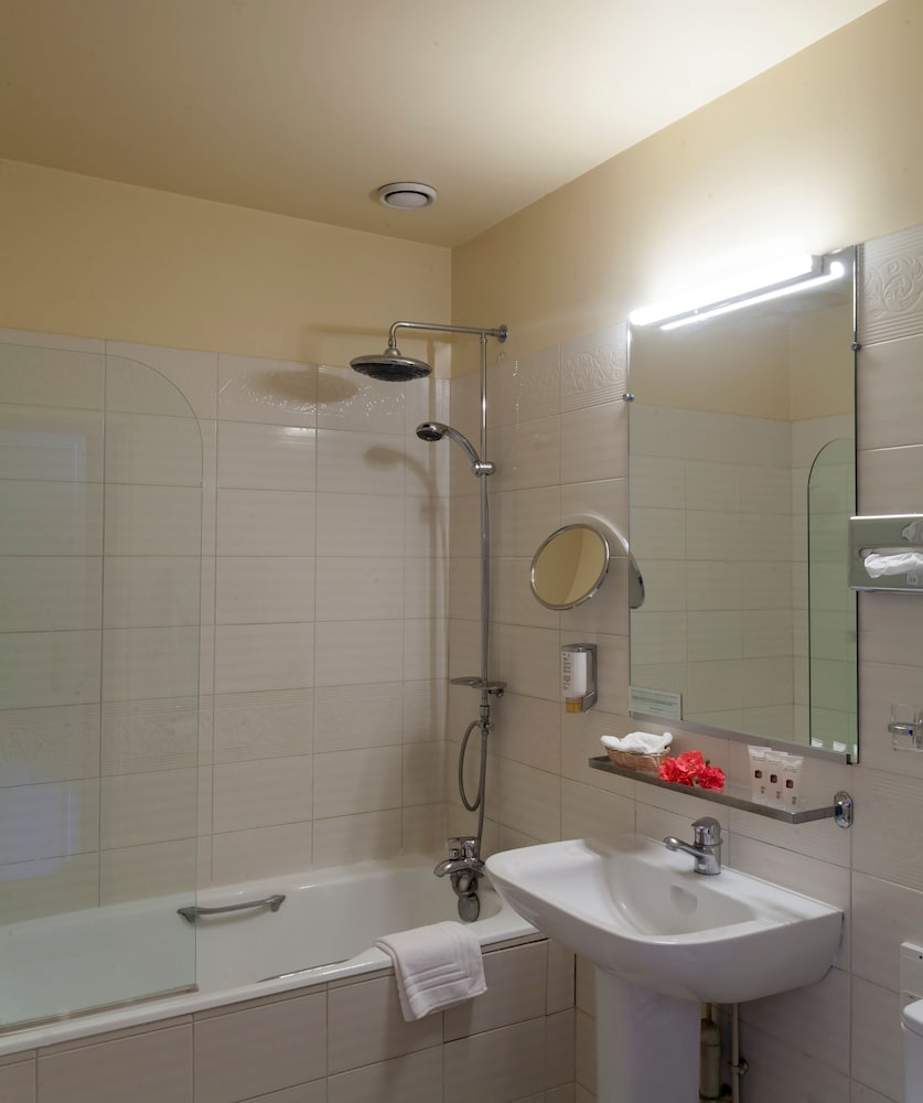 Qualys Hotel Auberge Du Manet 62/64
