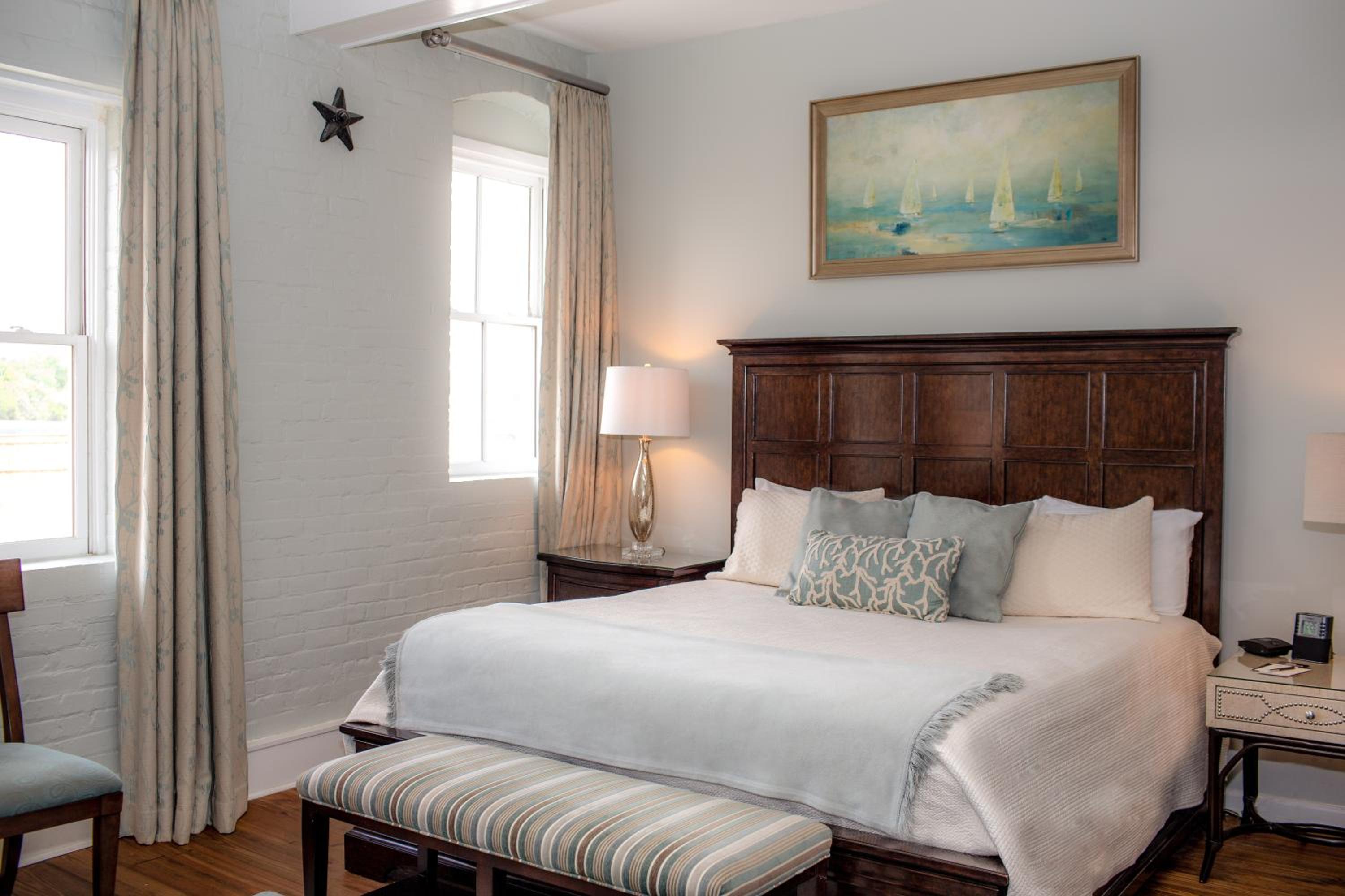 1 Bedroom, Suite, King Bed, Street View, Stair Access Only