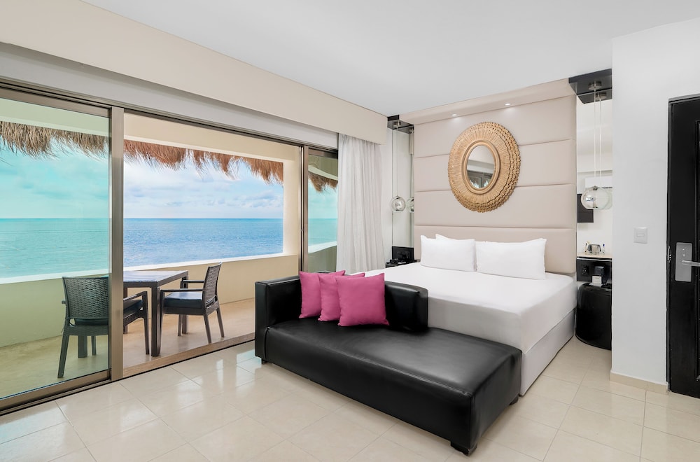 Suite, King Bed, Ocean Front