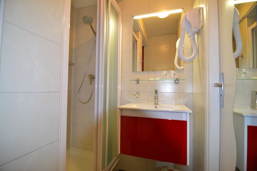 Brit Hotel Cahors Le Valentre 13/70