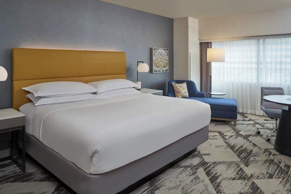 Room at Sheraton Detroit Novi Hotel, NOVI - MI