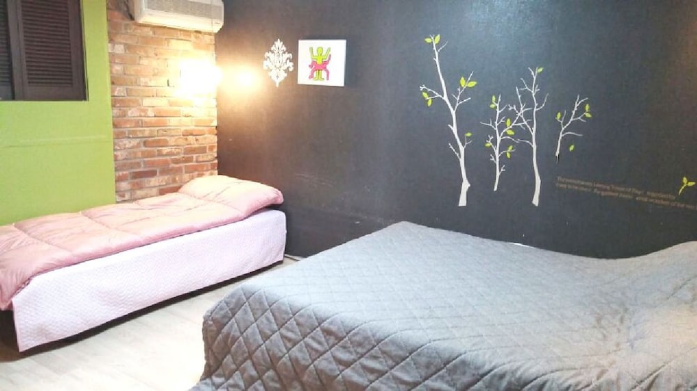 Oppa Hostel 20/50