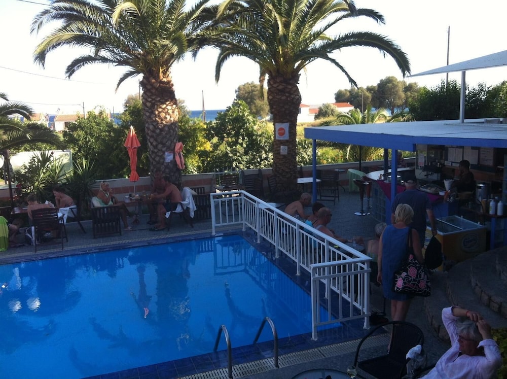 Oceanida Bay Hotel 6/51