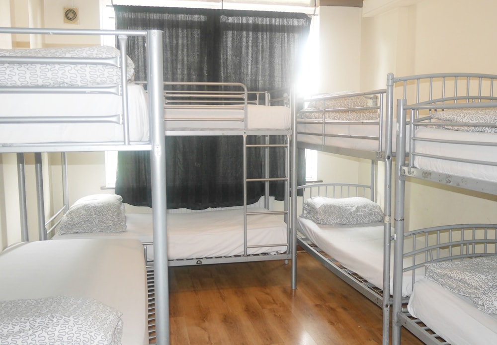Kensal Green Backpackers 1 36/56