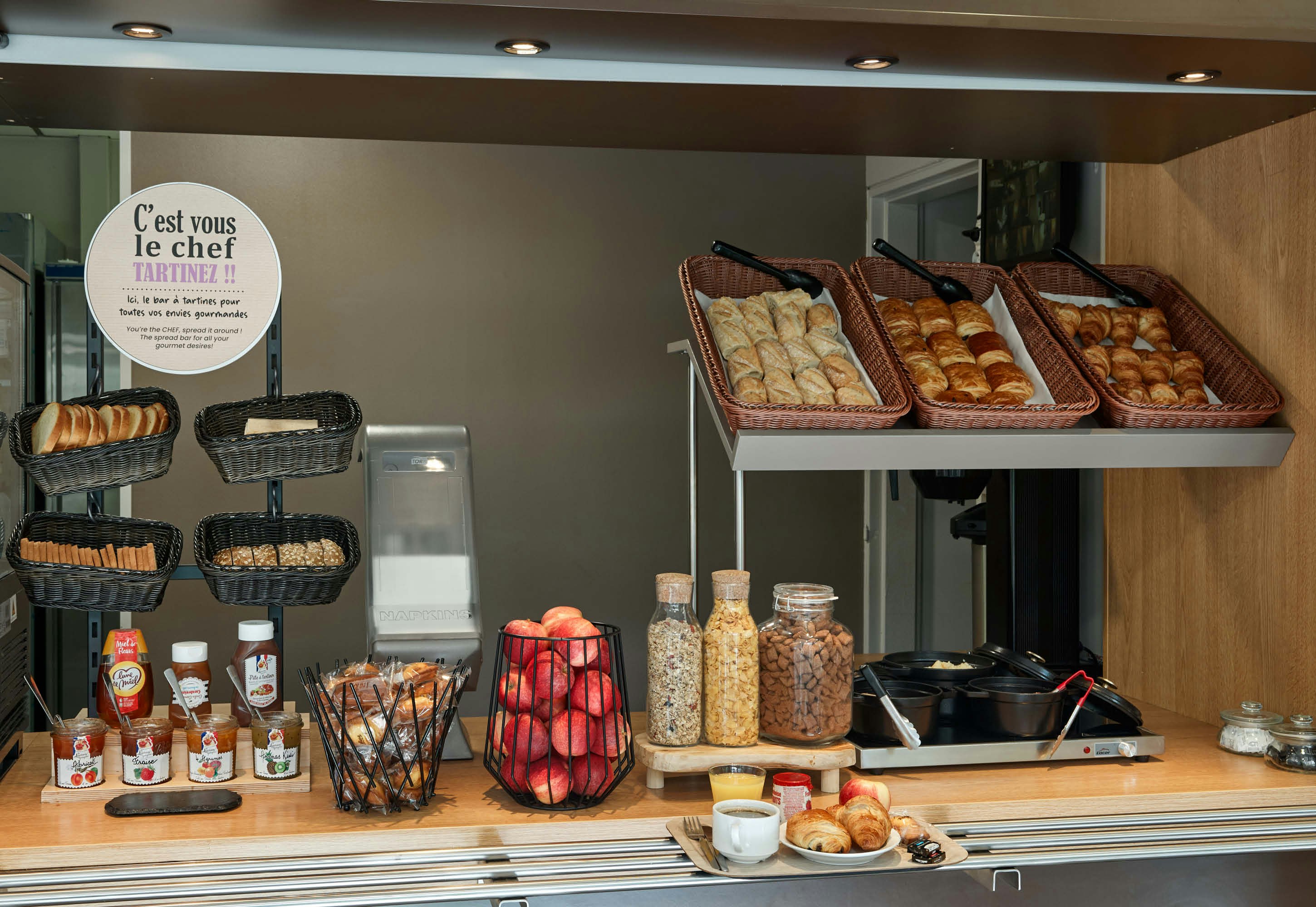 B&B HOTEL Orly Rungis Aeroport 2 etoiles 8/17