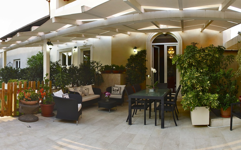 La Peonia Boutique B And B 33/43