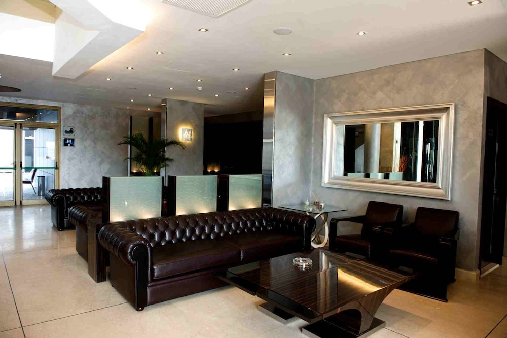 The Avenue Suites 28/46