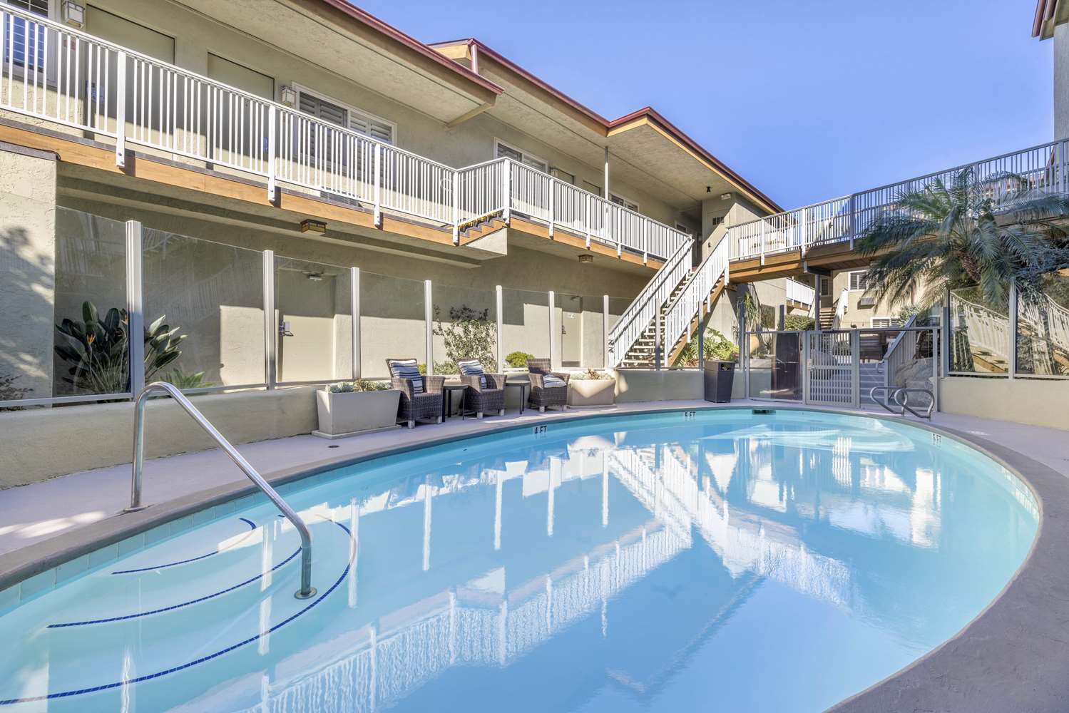 Best Western Plus Beach View Lodge 4/12