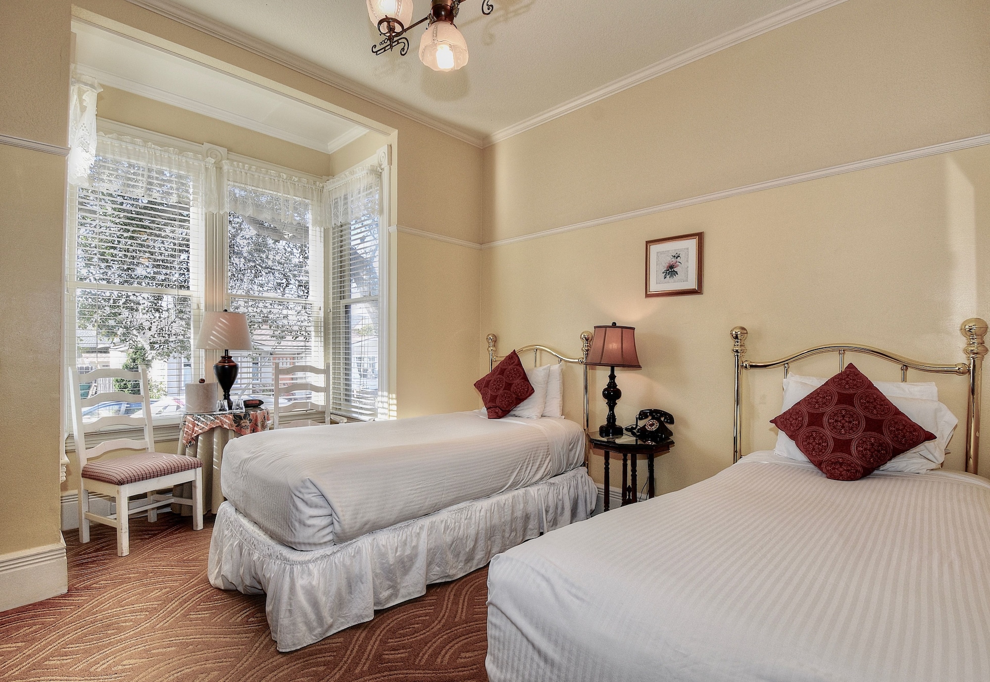 Victorian, Twin Beds