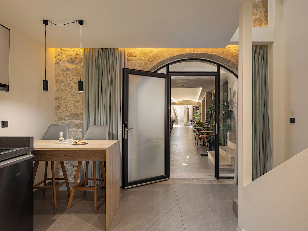Casa D Irene Deluxe Hotel 5/50