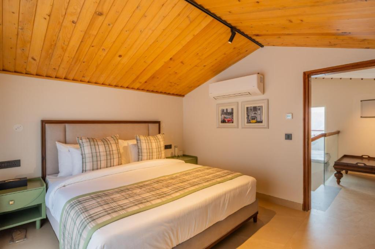 Room at ELIVAAS Prive Royce Cottage Luxe Hilltop 4 BHK with Terrace & Scenic Views, KASAULI