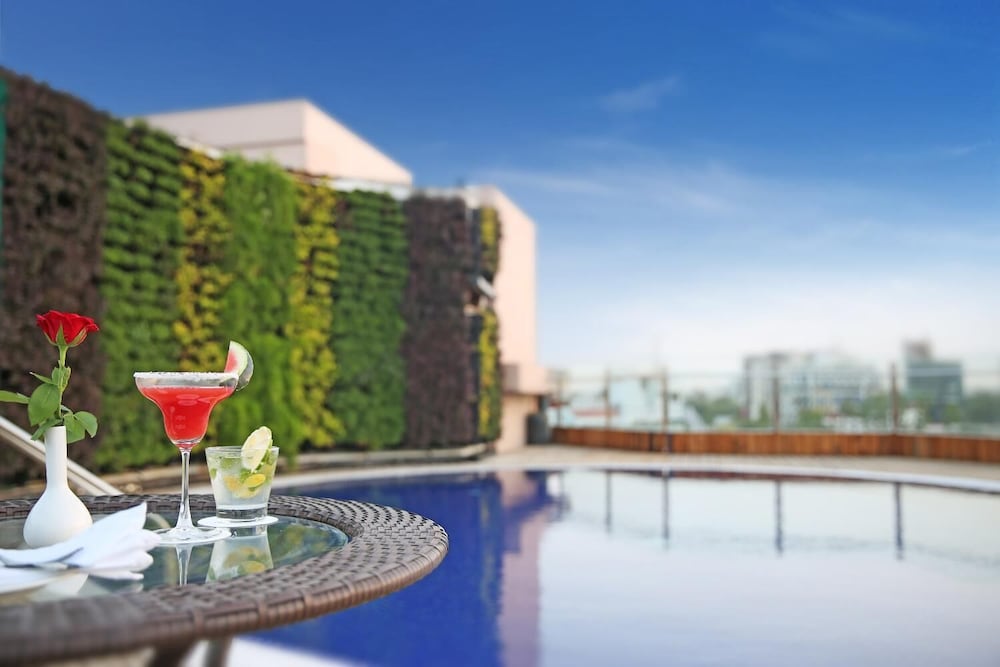 GOLDEN TULIP JAIPUR 49/50