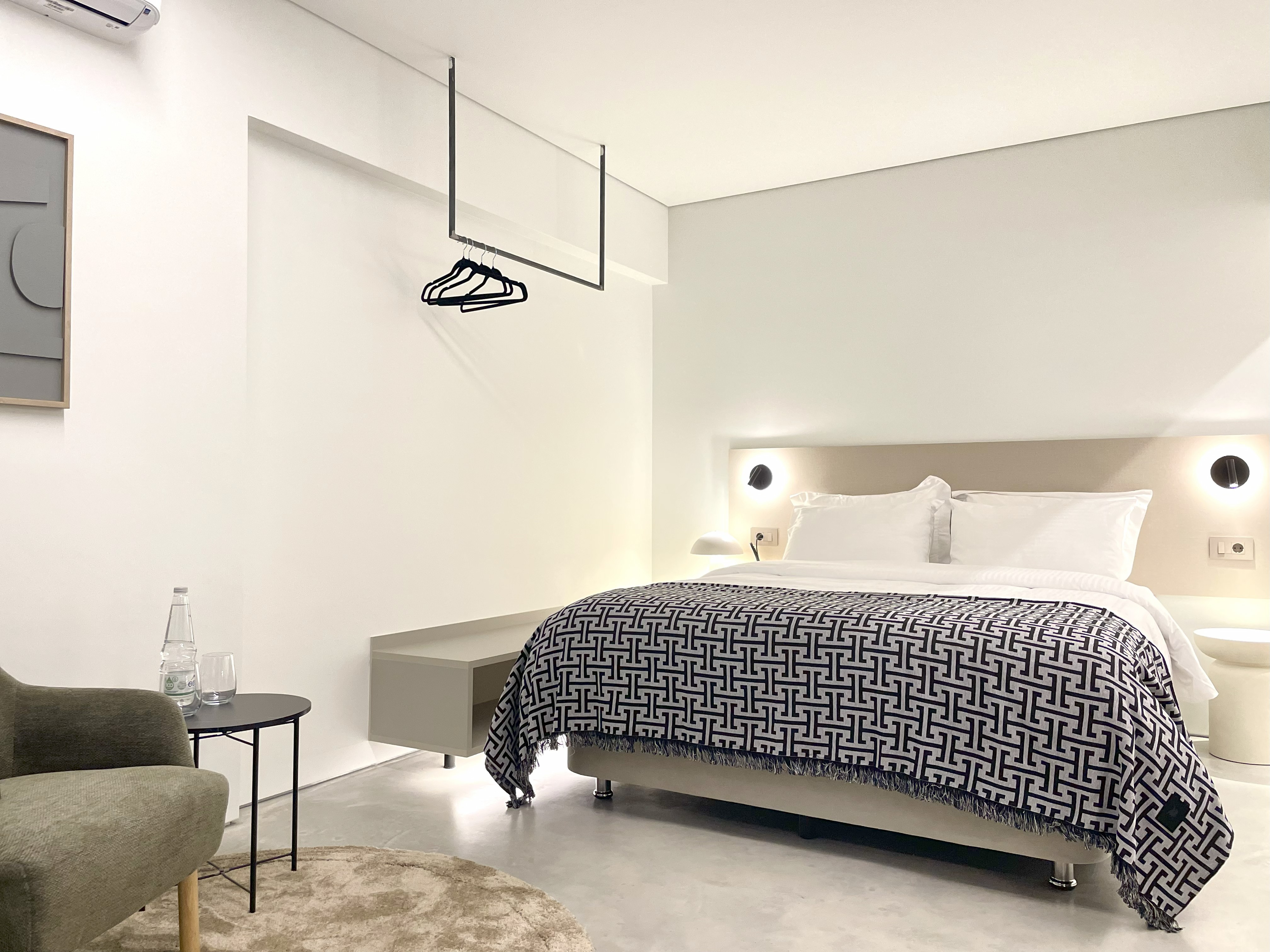 THE NIXON Luxury Suites and Apartments Athens 11/63