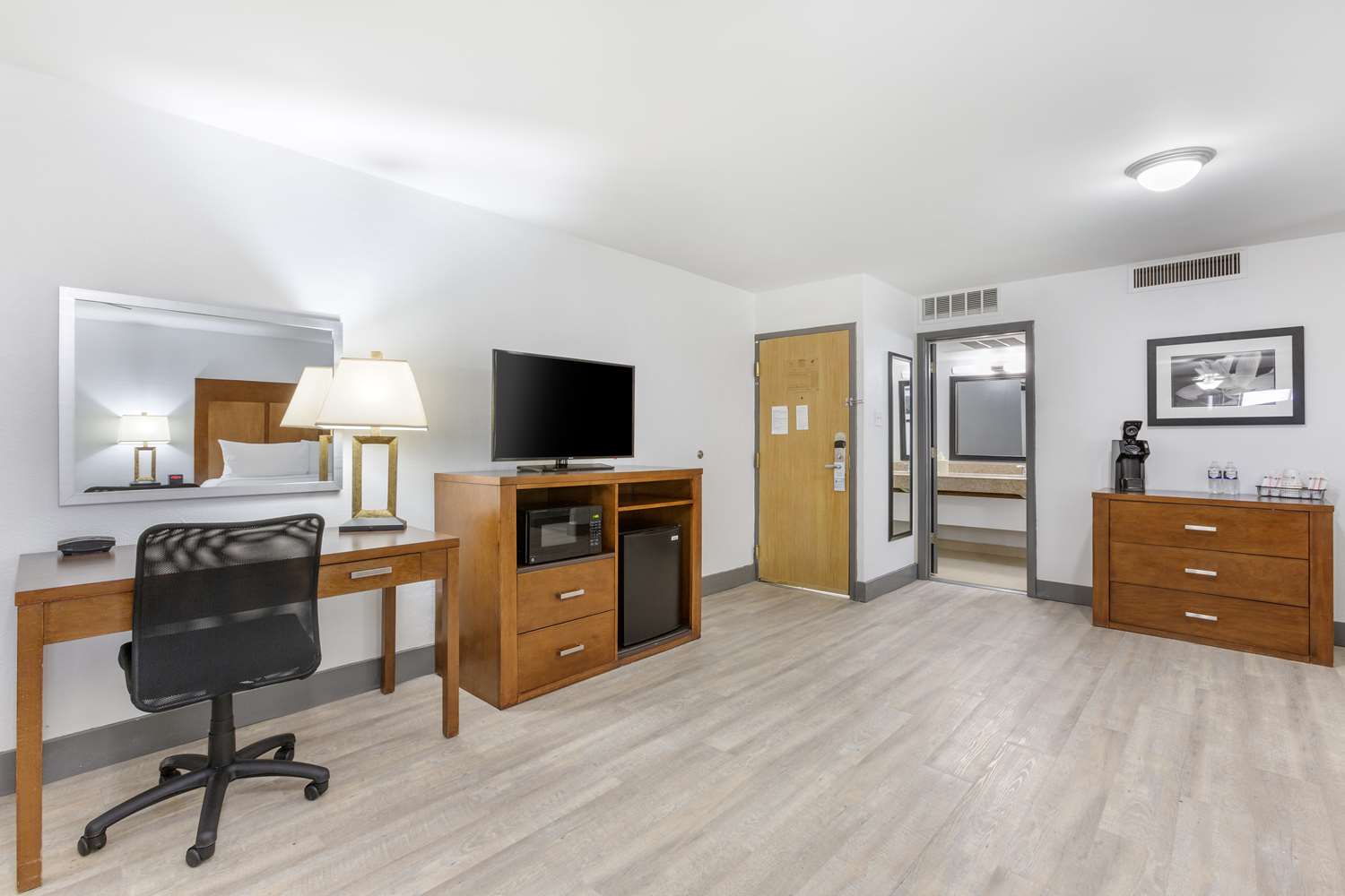 Best Western Plus El Paso Airport Hotel and Conference Center 19/20