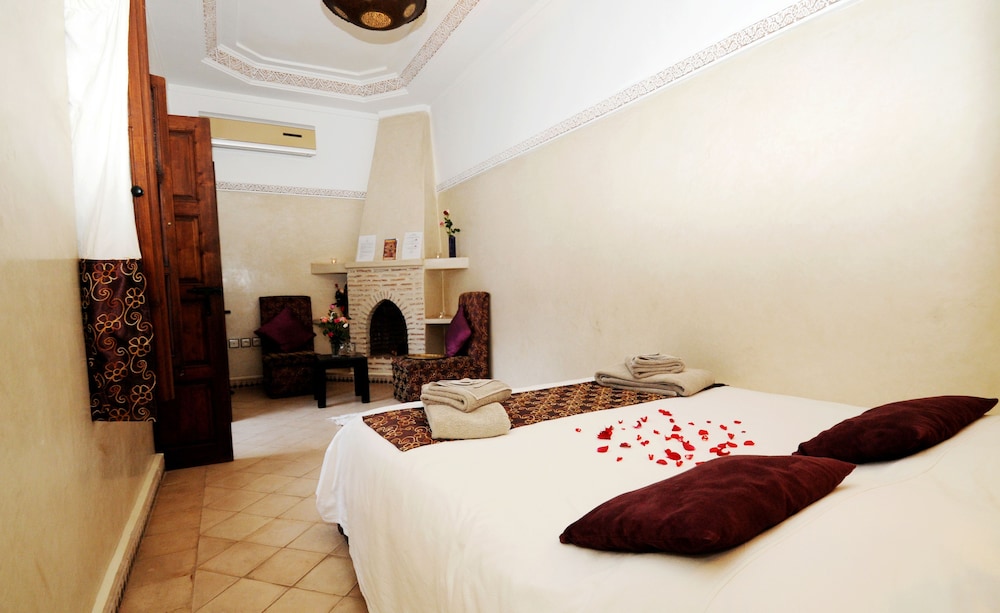 Riad Elias 29/72
