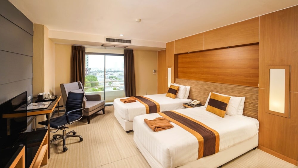 Avana Bangkok Hotel Convention Centre 10/45