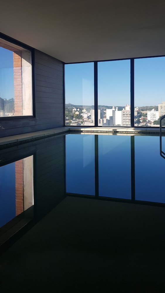MULEN HOTEL TANDIL 36/61