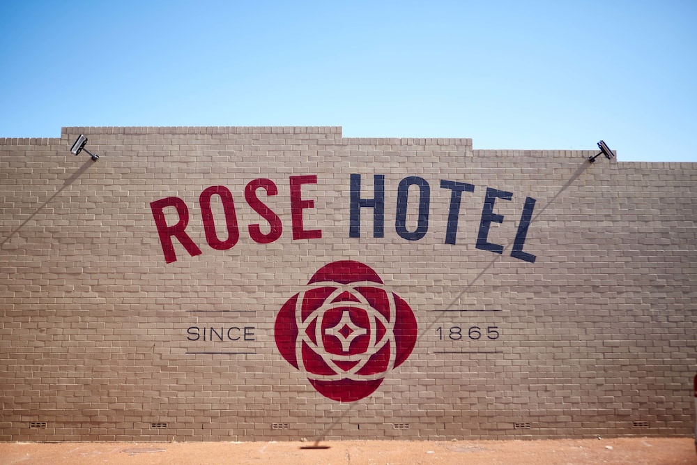 Rose Hotel 8/57