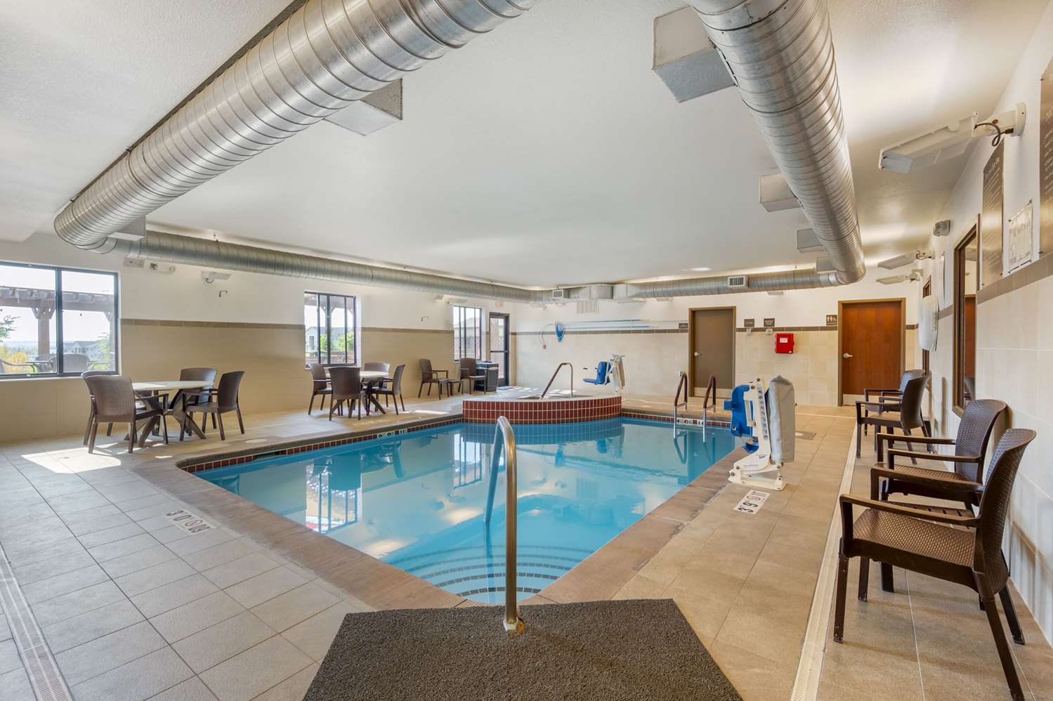 Comfort Inn & Suites Cheyenne, WY 25/41