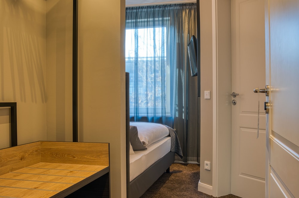 UNO Hotel Hamburg Central 053 40/41