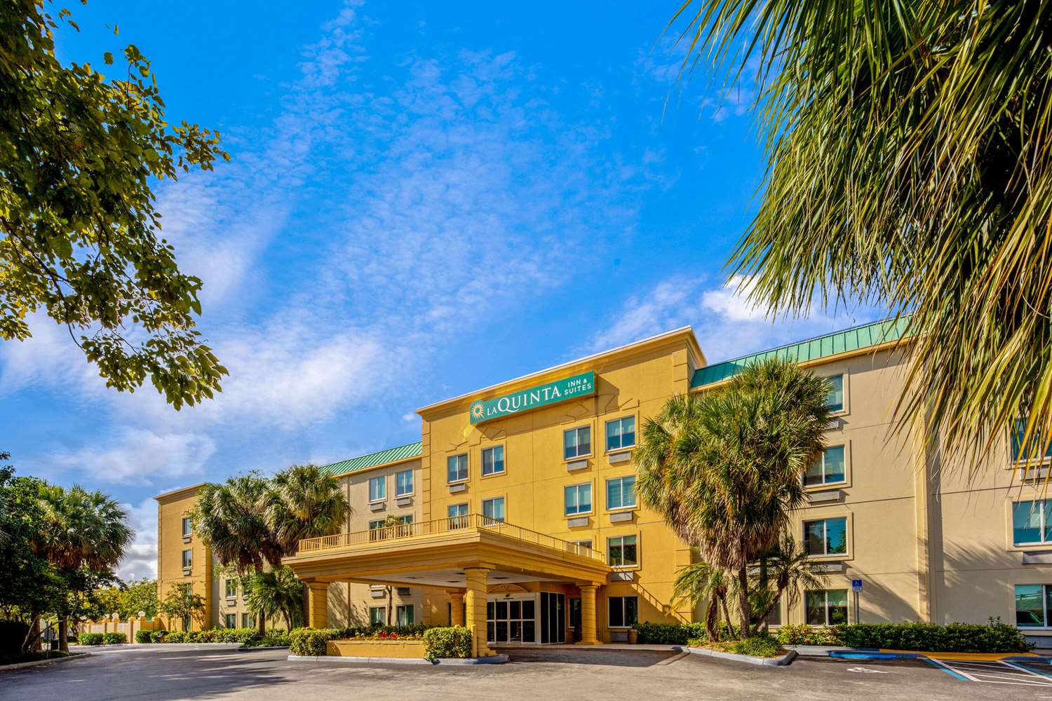 La Quinta Inn and Suites by Wyndham Miami Cutler Bay 6/45