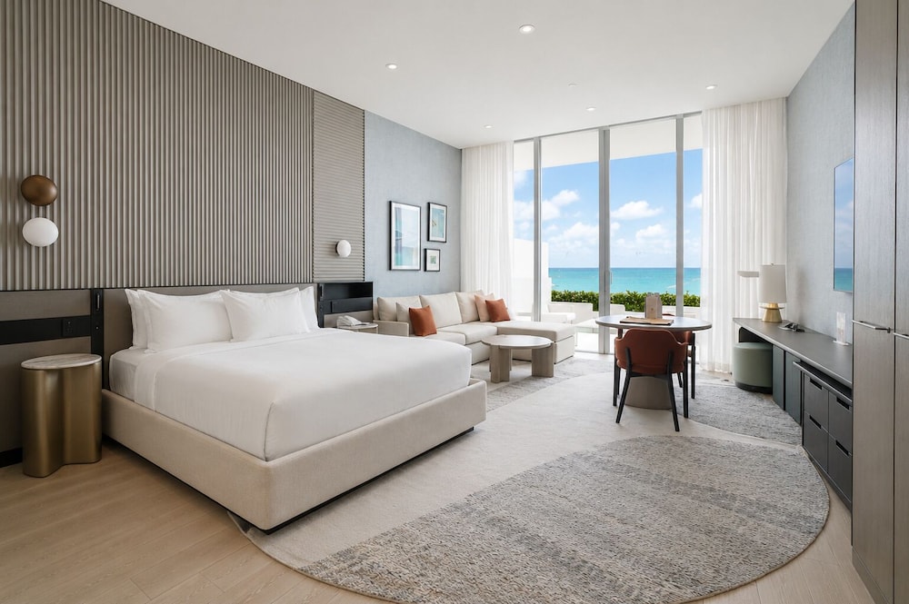 Studio, King Bed, Pool Front, Sofa