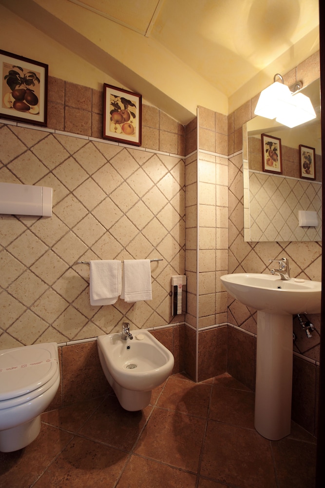 Relais Santa Anastasia 24/55