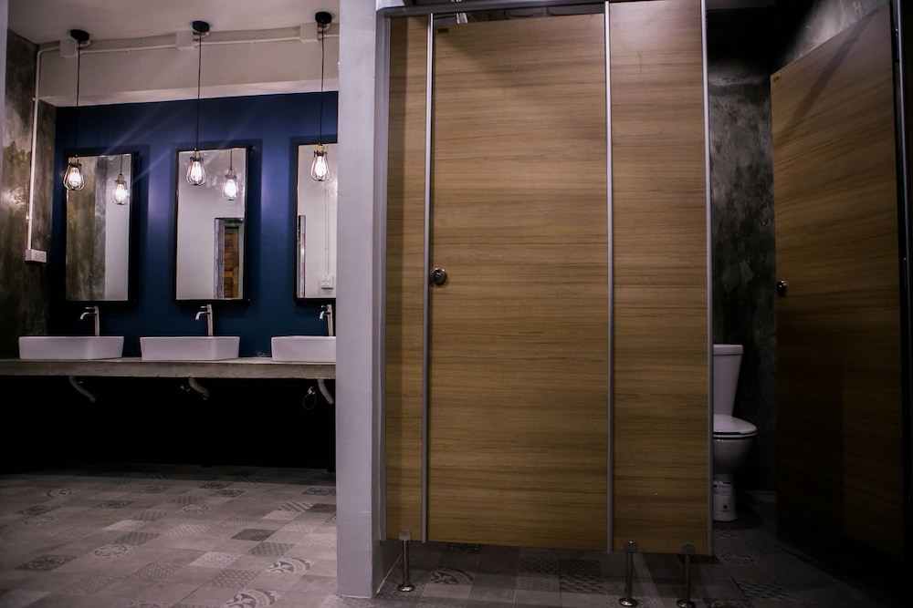 Silom Space Hostel 6/72