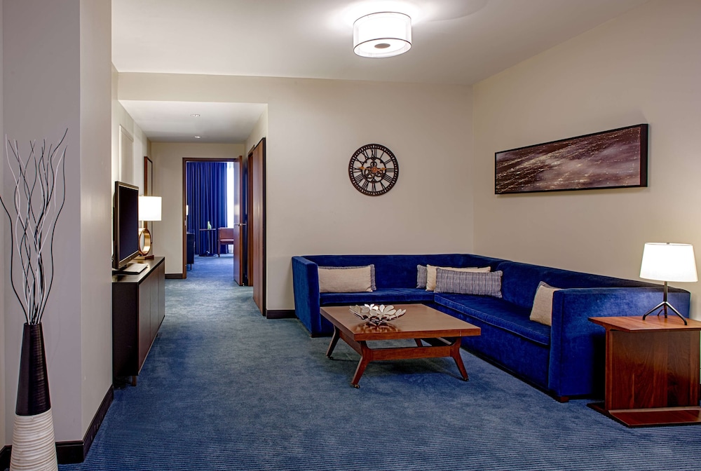 Hyatt Regency 27/59