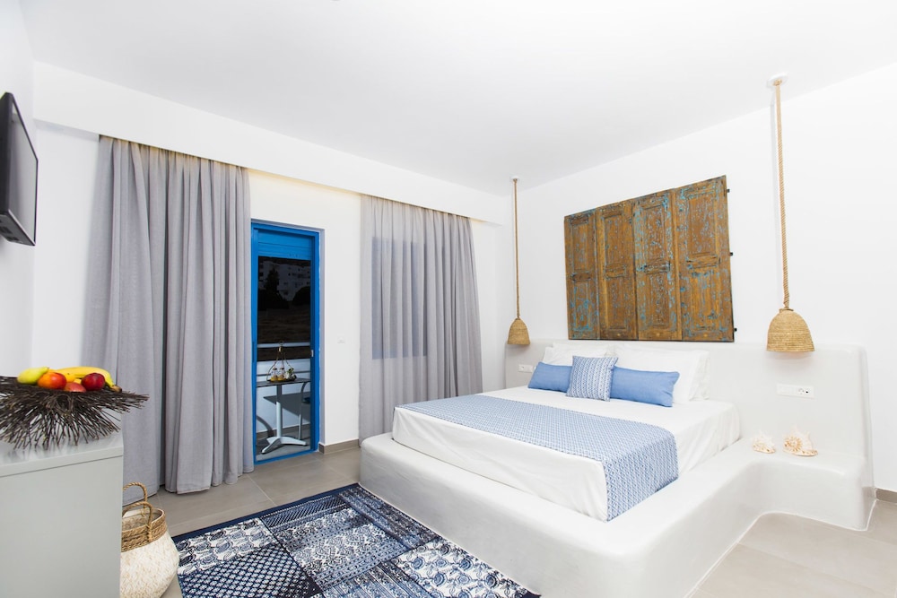 DELUXE, BALCONY