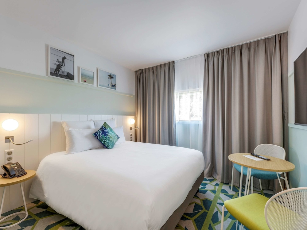 Mercure Paris Orly Tech Airport 16/78