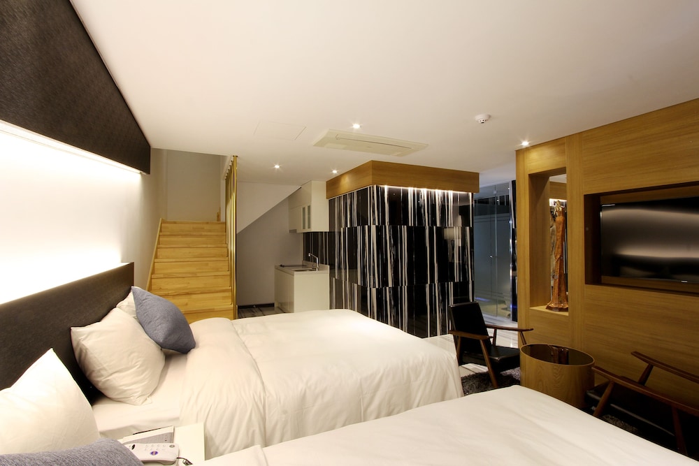 Royal Prime Hotel 5/50