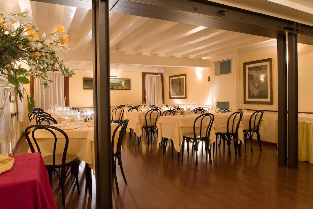 All Angelo Art Hotel 56/72