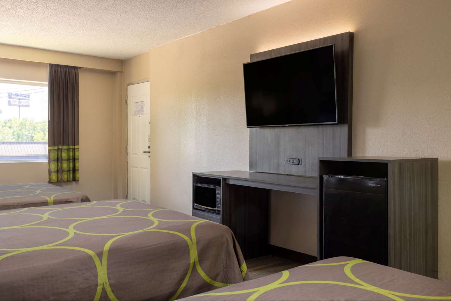 Super 8 by Wyndham McDonough GA 15/19