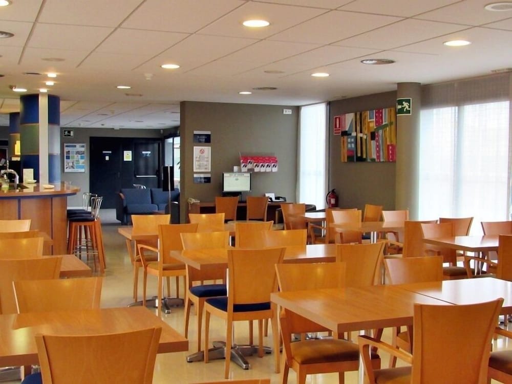 Holiday Inn Express Onda 39/49